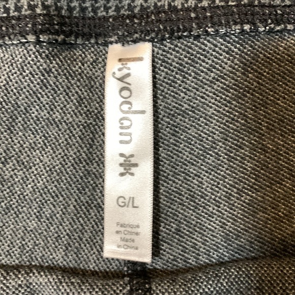 Kyodan Black/Gray Houndstooth Leggings. Size Large - Picture 6 of 7